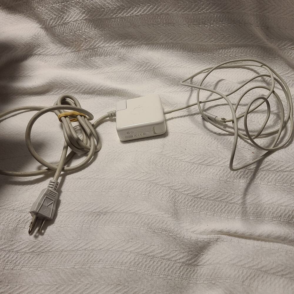 Apple 60W MagSafe AC Power Adapter MacBook MacBook Pro 16.5V~3.65A A1184 A1181
